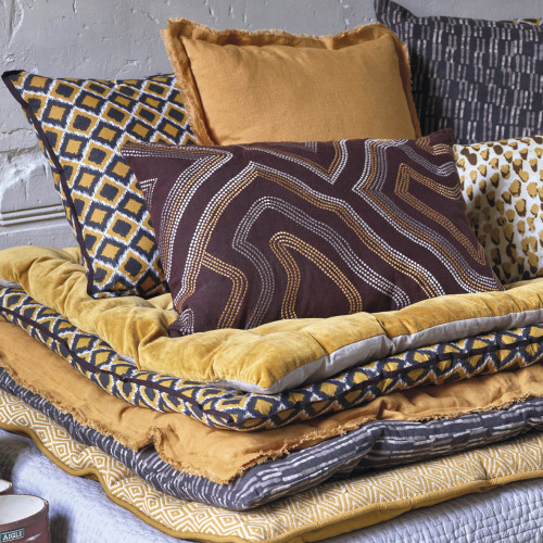 Coussin ISSA caramel